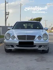  1 Mercedes-benz E200. 2001 W210