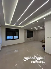  9 شقة ارضية مع مدخل خاص و ترس في البنيات قرب مدارس الحصاد
