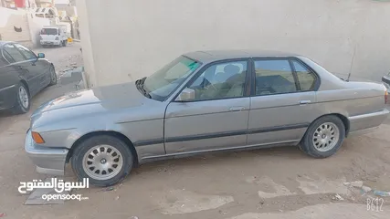  2 BMW موديل 1992 السيارة موجوده بالبصرة   محرك تويتا 3000 كفالع مع كير السنويه جديه لغايه