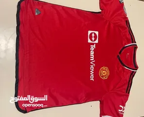  1 بلايز رياضيه كرة قدم جوده شبه جديد