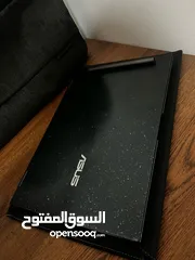  4 للبيع : asus zenbook - شاشة لمس - مساحة 1TB - انيق وخفيف