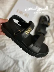  1 صندل ديور Dior  الجديد والمميز بجودة اصلية وبسعر مغري ومتوفر منه مقاسات من 36-41