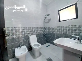  15 فيلا للايجار في ام اذينة  ( Property 33438 ) سنوي فقط