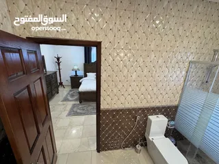  28 شقة مع روف 4 غرف فندقية مفروشة ملوكي للإيجار    السعر لليوم •اقل مدة اسبوع•