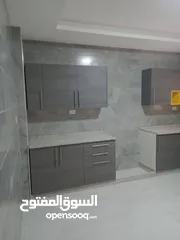  27 شقة روف مجدد بالكامل في عبدون للايجار