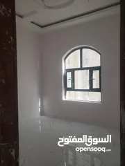  2 عماره مسلح حجر. للبيع في صنعاء المطار الخط الجديد مساحه لبنتين قاصر