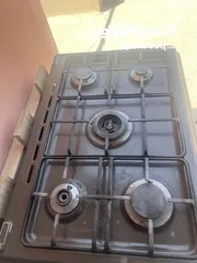  2 غاز بخمس عيون وفرن شغال 100 بالميه