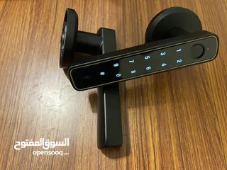  1 قفل باب ذكي بالكود و البصمه مع جميع مستلزماته ،،،smart door lock with fingerprint and code