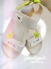  2 إحذية للبيع