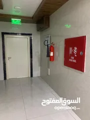  2 طفايات حريق  انذار واطفاء الحريق  ابواب مقاومه للحريق  معدات سلامه عامه