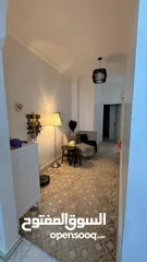  17 شقه فاخره للبيع  من المالك مباشره  سعر قابل للتفاوض بشيء بسيط مميزه جدا جدا  مع غرفه خارجيه و حديقه
