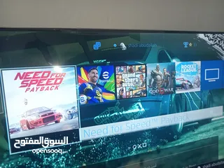  3 بلايستيشن 4 سلم للبيع معاه ثلث ايادي عليه عده اللعاب معاه سيديات انشارتد4 ومارفل