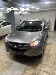  1 Hyundai tuscon