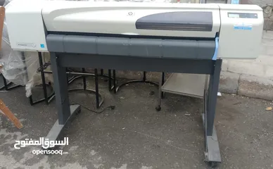 4 طابعة اتش بي عرضها 122 سم ملونة للوحات الكبيرة جودة صور فائقة الدقة و السرعة شغالة بحاجة حبر فقط