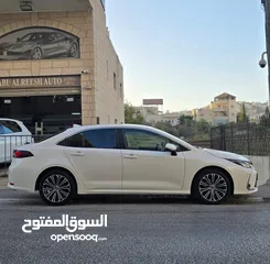  3 هايبريد تويوتا كورولا كهرباء & بنزين
