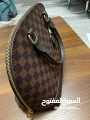  2 شنطة LV كوبي ماستر زي الأصلية و مرتبة