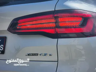  7 BMW X5 45e ترخيص 2022 ترخيص  محرك 3000 هايبرد plug in/يقطع على الشحنه 100 كيلو متر  399 حصان