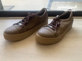  10 عدة احذية كعب عالي وبالارينا و حذاء رياضي واحد جديد