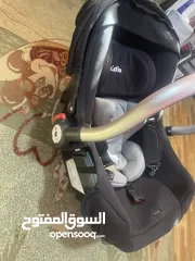  2 كارسيت أطفال مستعمل بحالة ممتازة للبيع