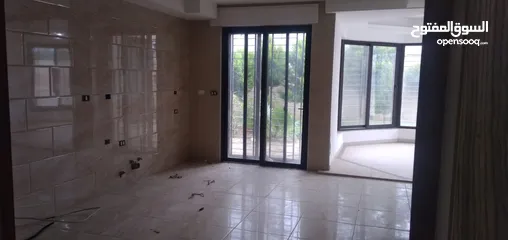 1 شقة طابقية للبيع او للإيجار في شارع مكة - ref : 14562