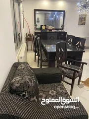  5 طقم كنب سبع مقاعد +طاوله سفره و8 كراسي +3 طاولات واحده وسط