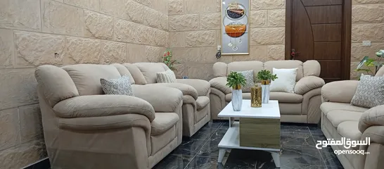  4 طقم كنب دب بحاله ممتازه