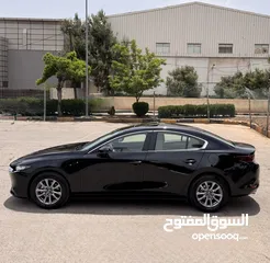  6 مازدا زوم 3 SkyActive مايلد هايبرد 2023 وارد الخياط عداد 43 ألف فقط كرت ابيض