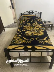  2 تخت حديد تفصيل مع فرشة ضغط عالي للبيع