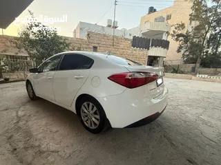  14 كياK3 سيراتو فتحة سقف  2014 بنزين ماتور 1600 نخب