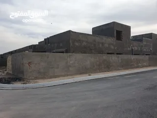  4 بيت غير مكتمل في مجمع الاحرار خلف ملعب مدينة البصرة