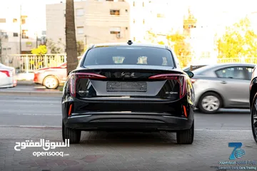  3 Hongqi E-QM5 2023 هونشي