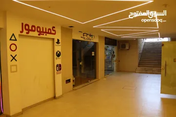  14 محلات تجارية للبيع او الايجار في شارع الجامعة اليرموك منطقة مميزة و معروفة