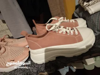  9 احذية اشكال الوان كلو مستعمل بحالة جديدة