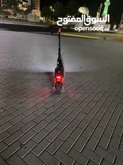  2 سكوتر CRONY السرعة القصوي 43 كم/ساعة و في 30 كيلومتر