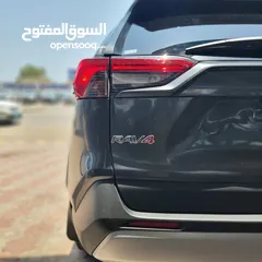  8 TOYOTA RAV4 XLE 2019