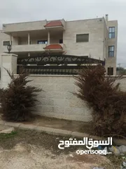  8 بيت مستقل  4 غرف نوم ماستر روم 4 واجهات حجر بلكونات صالات كراج خزان ماء تدفئه سور حديقه عزل اطلاله ح