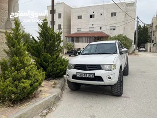  2 ميتسوبيشي 4x4 L200