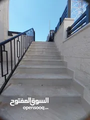  20 خلدا 160م داخلي و120م خارجي ومدخل خاص وكراج خاص بسعر مغري