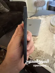  4 آيفون 13 بحالة وكاله مع شحن وكرتون مساحة 265 جيجا  بطارية 89٪؜ استعمال سنه ونصف وارد كندي