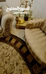  7 Sofa set ITALYطقم كنب ايطالي فاخر  نخب4 قطع 7   مقاعد و 4 قطع.  1 كبير + 3 طاولات ممتازة من الكويت