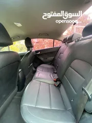  8 سيارة KIA K3 2017 بحالة ممتازة للبيع 1600 cc لون رمادي