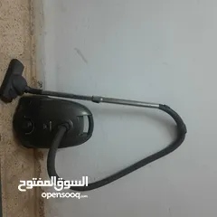  1 مكنسة كهربائية CONTI مستعمل بحالة جيدة