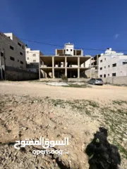  3 وحدات سكنية قيد الإنشاء