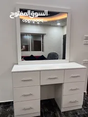  1 تواليت مكياج(جديد غير مستعمل )