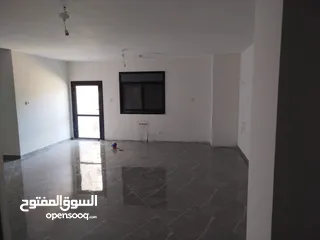  14 شقه سكنية للبيع