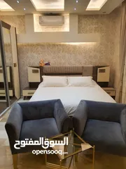  8 شقة ارضية مساحة 240 متر مع حديقة وتراس 180 متر