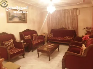  2 شقة أرضية مميزة للبيع في الدوار السابع  - قرب كوزمو 160م مع حديقة وترسات 200م