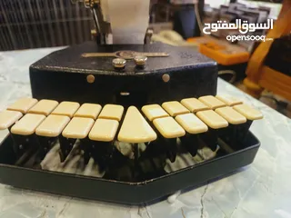  5 طابعة انتيك مع حقيبة جلد مميزة