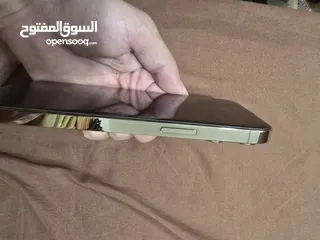  4 ايفون  13  برو ماكس  بحالة ممتازه