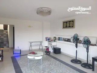  11 فيلا سكنيه بالسلط للبيع زي وادي الحمامرة واصل جميع الخدمات ومنطقة هادئة قريبة من الاسواق